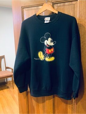 Vintage WALT DISNEY WORLD Mickey Crewneck Sweatshirt